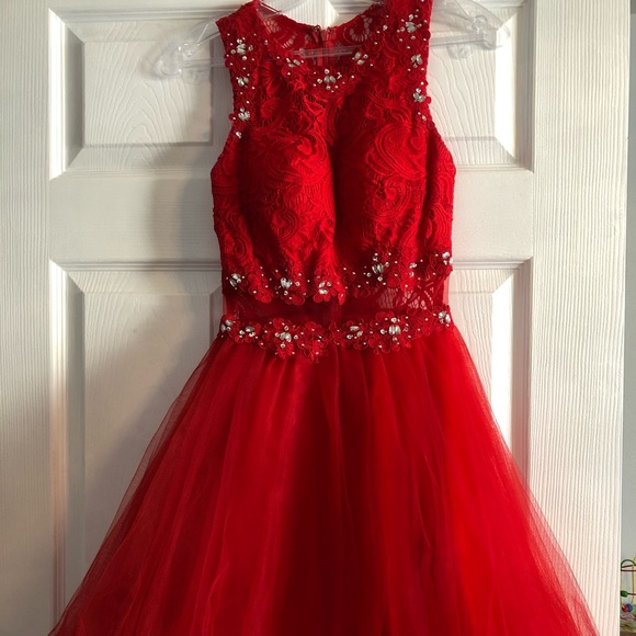 Red quince dresses - Picture 2 of 5